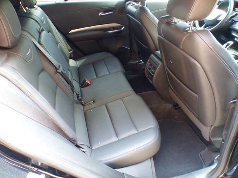 Used 2022 Cadillac XT4 Premium Luxury w/ Enhanced Visibility Package FWD image 21