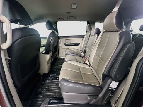 Used 2017 Kia Sedona EX FWD image 27