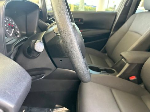 Used 2025 Toyota Corolla LE FWD image 39
