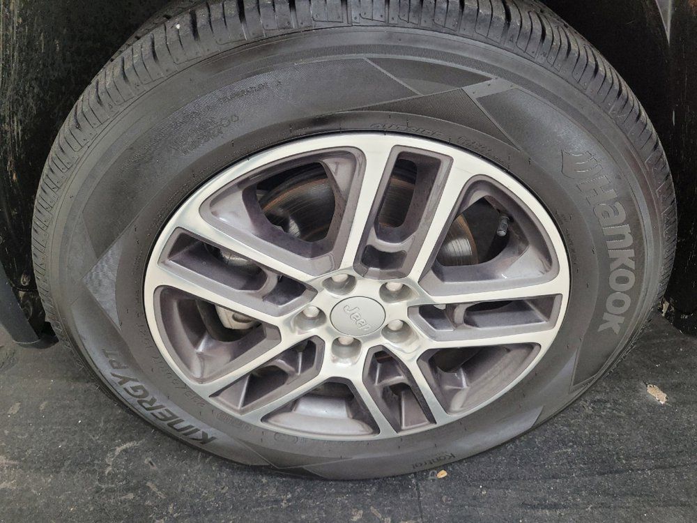 Used 2019 Jeep Compass Latitude w/ Popular Equipment Group FWD image 31