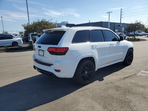 Used 2015 Jeep Grand Cherokee SRT w/ Luxury Group II AWD/4WD image 4