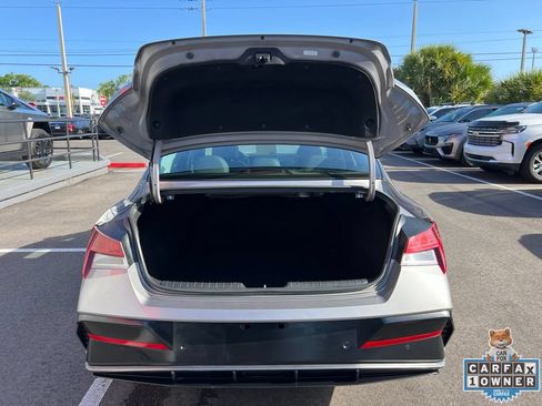 Used 2024 Hyundai Elantra Limited FWD image 19