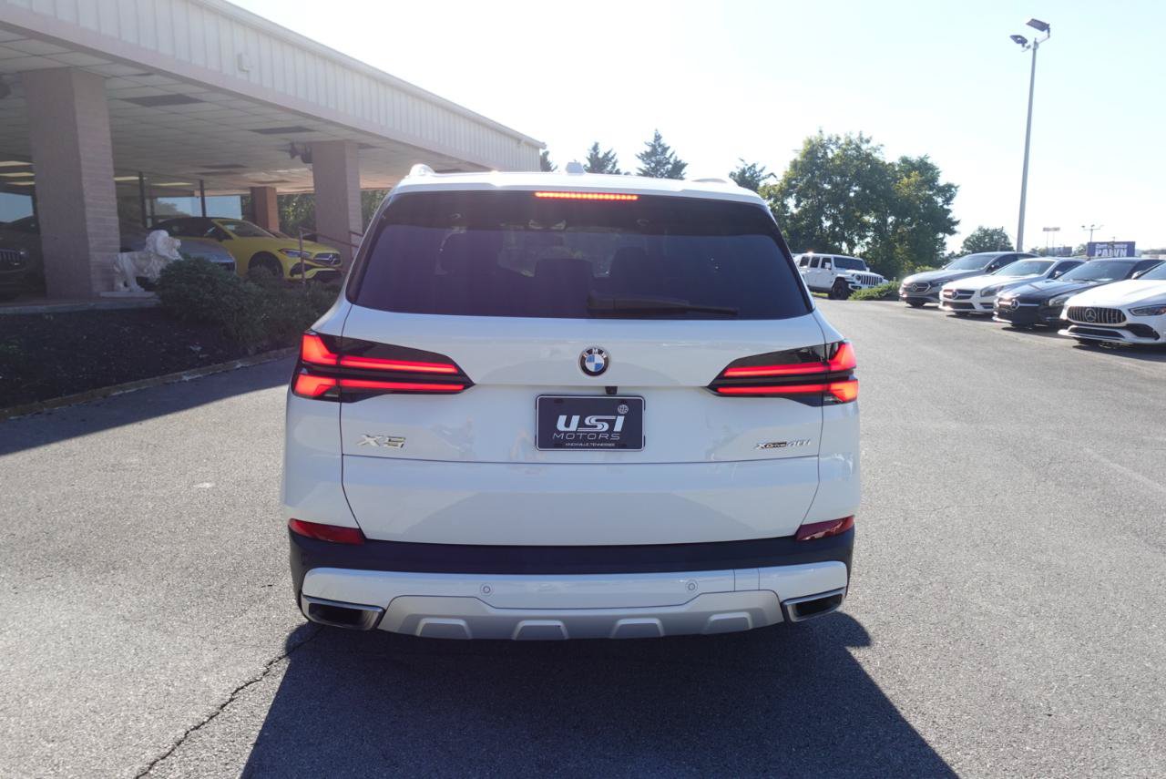 Used 2024 BMW X5 xDrive40i w/ Parking Assistance Package AWD/4WD image 3