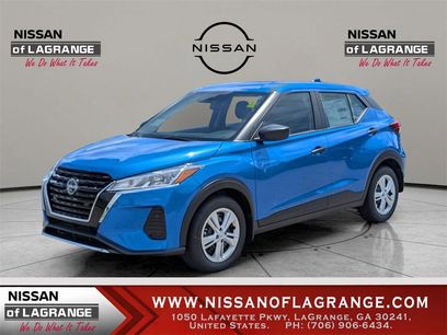 New 2025 Nissan Kicks Play S