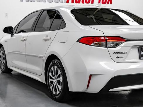 Used 2021 Toyota Corolla LE image 16