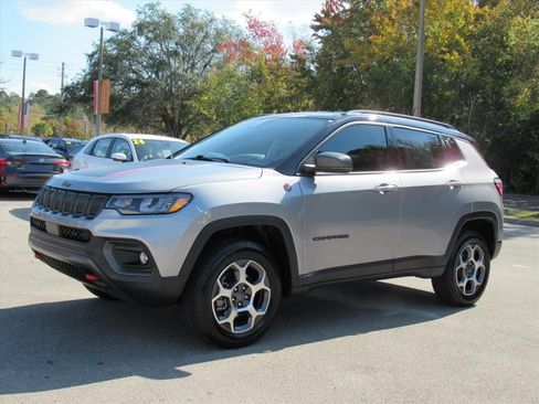Used 2022 Jeep Compass Trailhawk w/ Trailhawk Convenience Group image 3