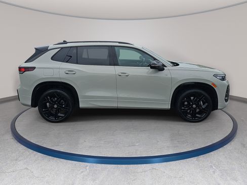 Used 2025 Volkswagen Tiguan SE R-Line AWD/4WD image 4