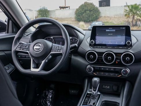 Used 2025 Nissan Sentra SV FWD image 22