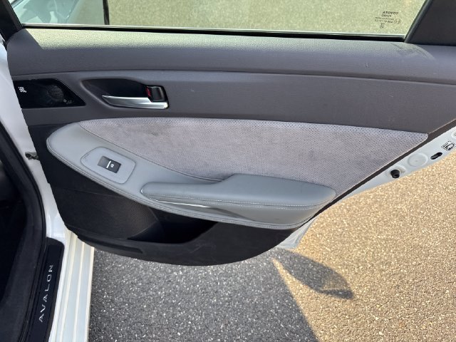 Used 2019 Toyota Avalon Touring w/ Advanced Safety Package FWD image 16