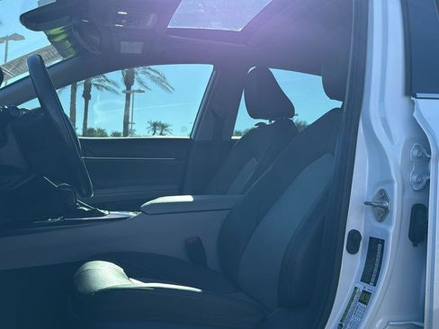 Used 2020 Toyota Camry XLE image 21