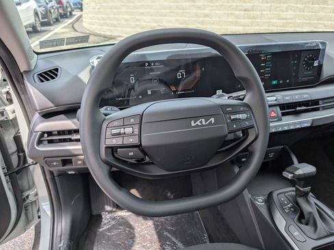 New 2026 Kia K4 LXS FWD image 26