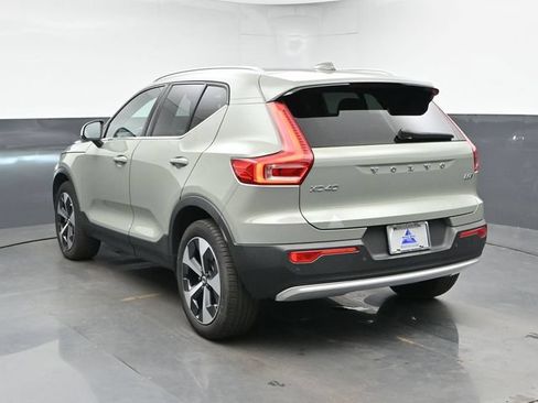 Used 2023 Volvo XC40 B5 Plus w/ Protection Package Premier AWD/4WD image 8