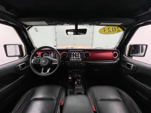 Used 2023 Jeep Wrangler Unlimited Rubicon w/ Xtreme 35 Tire Package AWD/4WD image 3
