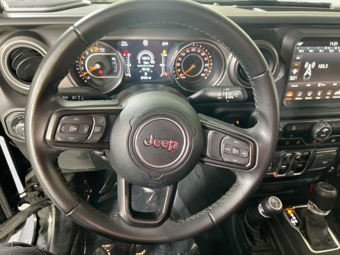 Used 2022 Jeep Gladiator Sport AWD/4WD image 11