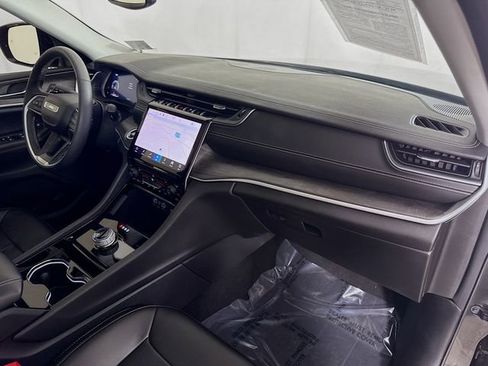 Used 2023 Jeep Grand Cherokee L Limited w/ Trailer Tow Group (B) image 30