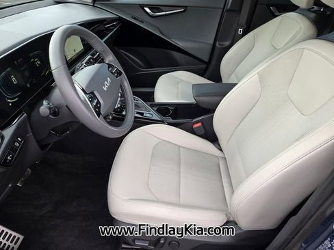 Certified 2025 Kia Niro EX Touring image 12