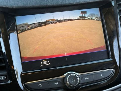 Used 2021 Chevrolet Trax LT w/ LT Convenience Package image 19