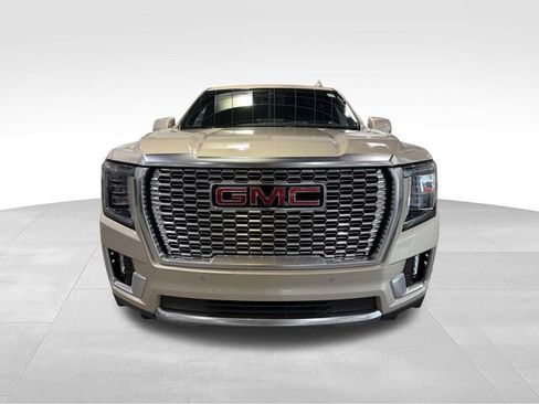 Used 2023 GMC Yukon Denali AWD/4WD image 2