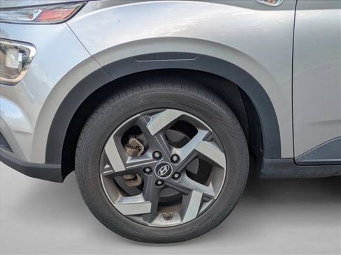 Certified 2023 Hyundai Venue SEL FWD image 14