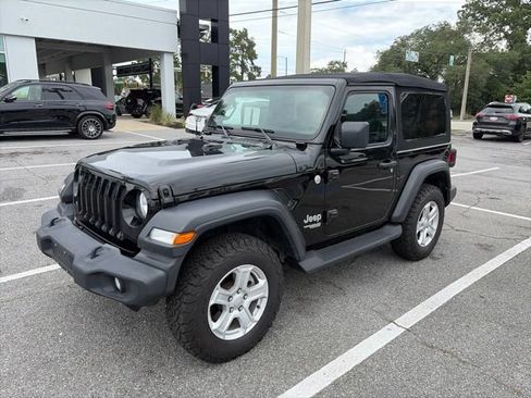Used 2020 Jeep Wrangler Sport AWD/4WD image 3