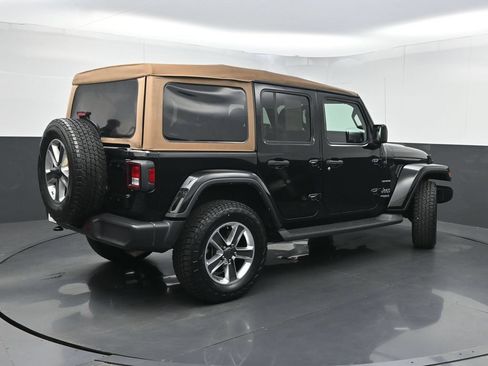 Used 2022 Jeep Wrangler Unlimited Sahara w/ Cold Weather Group AWD/4WD image 21