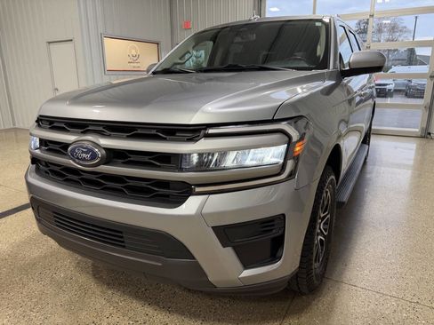 Used 2024 Ford Expedition Max XLT image 7