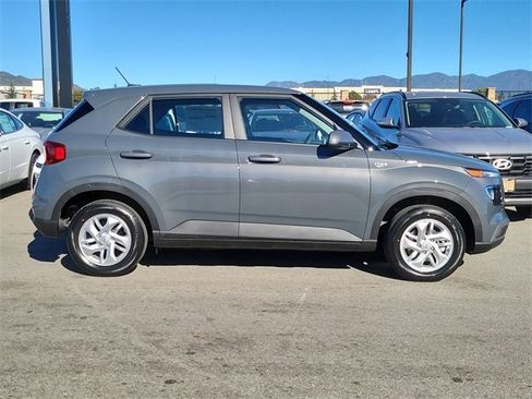 New 2026 Hyundai Venue SE image 24