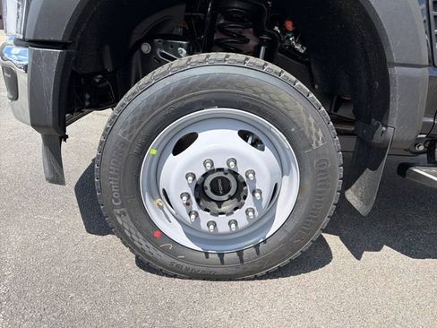 New 2026 Ford F550 4x4 Regular Cab Super Duty image 17