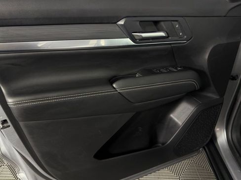 Used 2025 GMC Terrain Elevation image 25