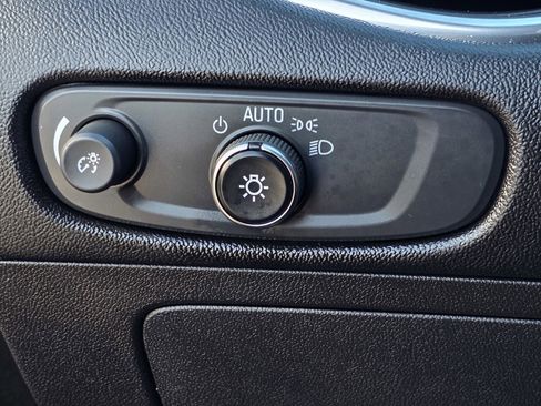 Used 2021 Chevrolet Malibu LT image 32