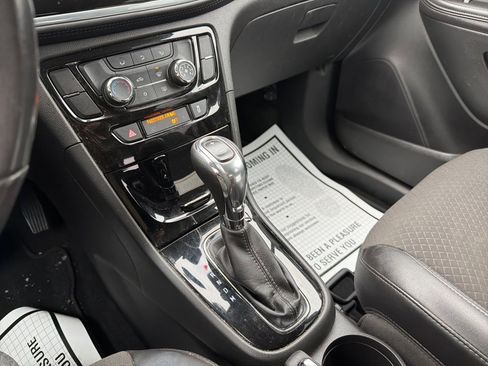 Certified 2021 Buick Encore Preferred image 25