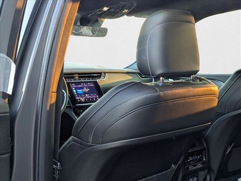 New 2025 Jeep Grand Cherokee Altitude image 16