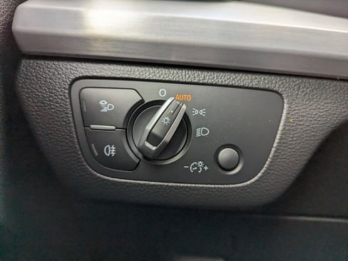 Used 2019 Audi SQ5 Premium image 27