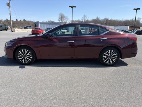Used 2025 Nissan Altima 2.5 SV image 7