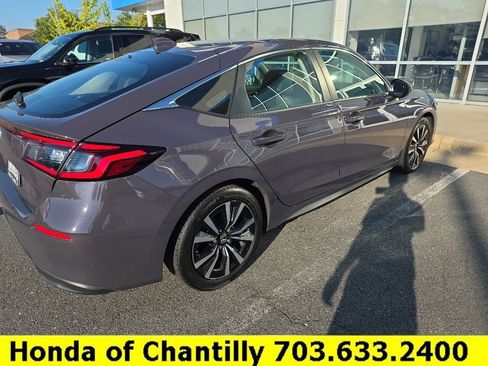 Used 2024 Honda Civic EX-L image 1