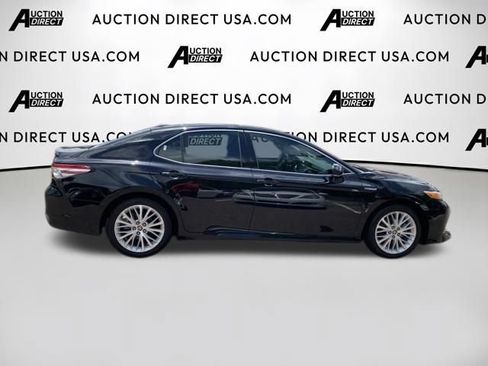 Used 2020 Toyota Camry XLE w/ Sunroof Package FWD image 25