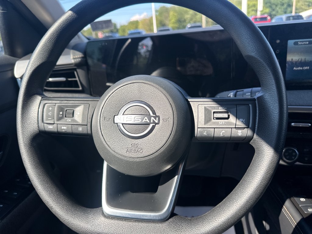 Used 2025 Nissan Kicks SV AWD/4WD image 20