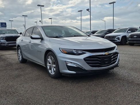 Used 2020 Chevrolet Malibu LT image 2