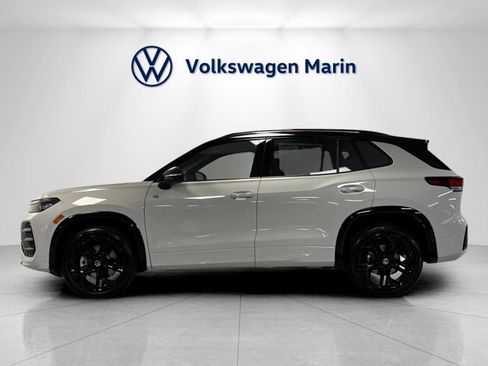 New 2026 Volkswagen Tiguan SE R-Line image 2