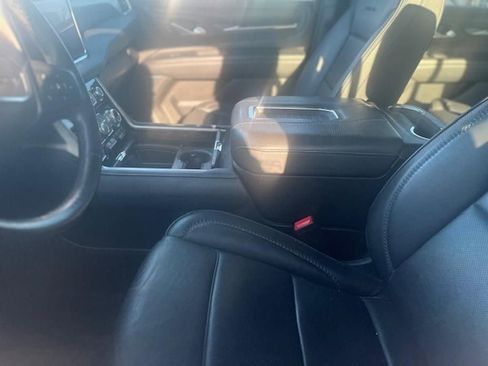 Used 2022 GMC Yukon XL Denali image 5