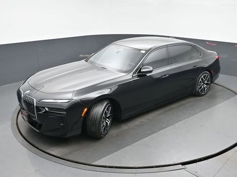 Used 2023 BMW i7 xDrive60 w/ Executive Package 2 image 34