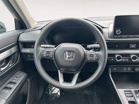 Used 2025 Honda CR-V EX image 12