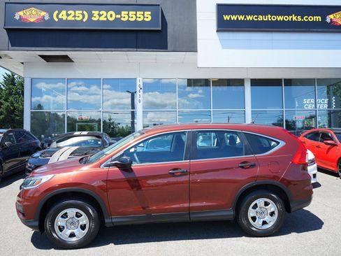 Used 2015 Honda CR-V LX image 2