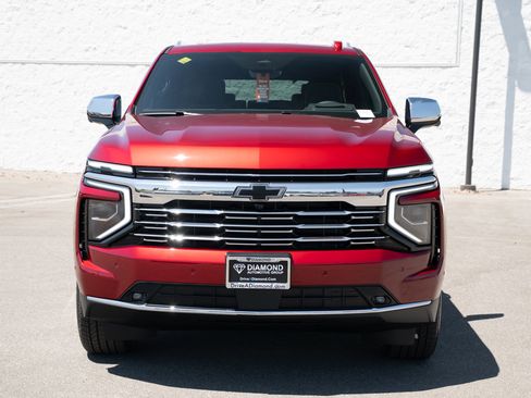 New 2025 Chevrolet Suburban Premier image 2