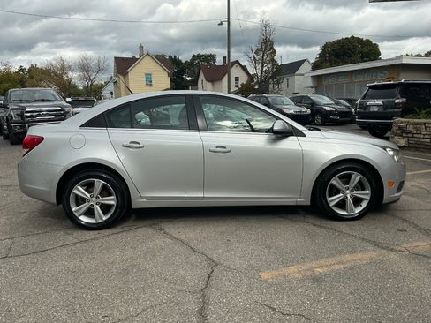 Used 2014 Chevrolet Cruze LT image 2