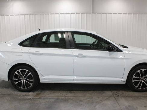 Used 2025 Volkswagen Jetta Sport FWD image 11