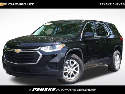 Used 2018 Chevrolet Traverse LS FWD image 1