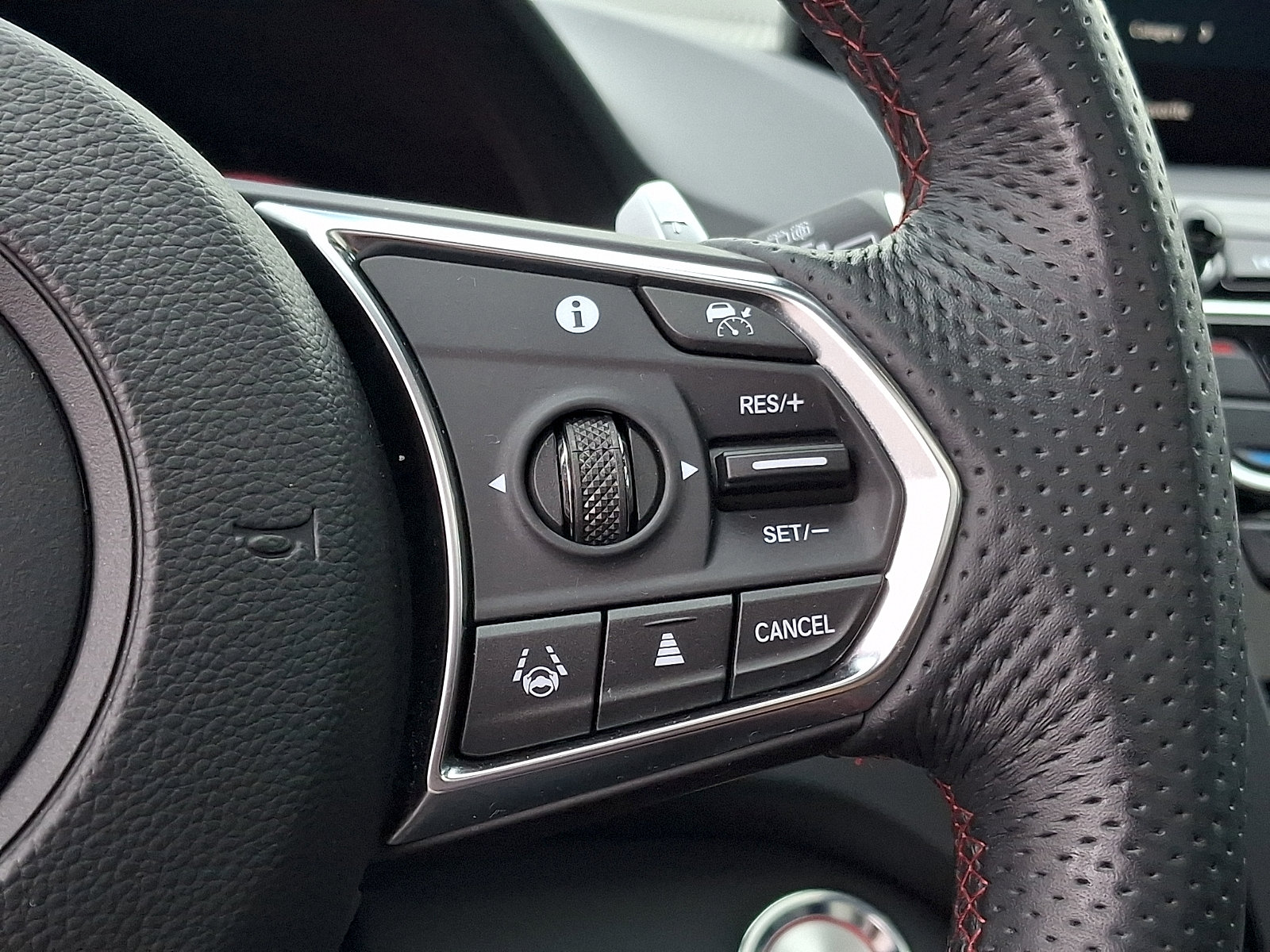 Certified 2024 Acura RDX w/ Advance Package AWD/4WD image 23
