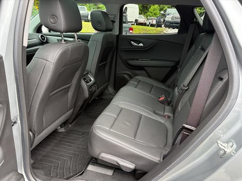 Used 2024 Chevrolet Blazer LT w/ Sound & Technology Package FWD image 22
