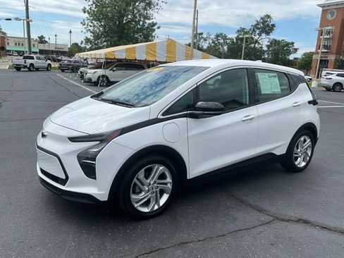 Used 2023 Chevrolet Bolt LT w/ Driver Confidence Package FWD image 3